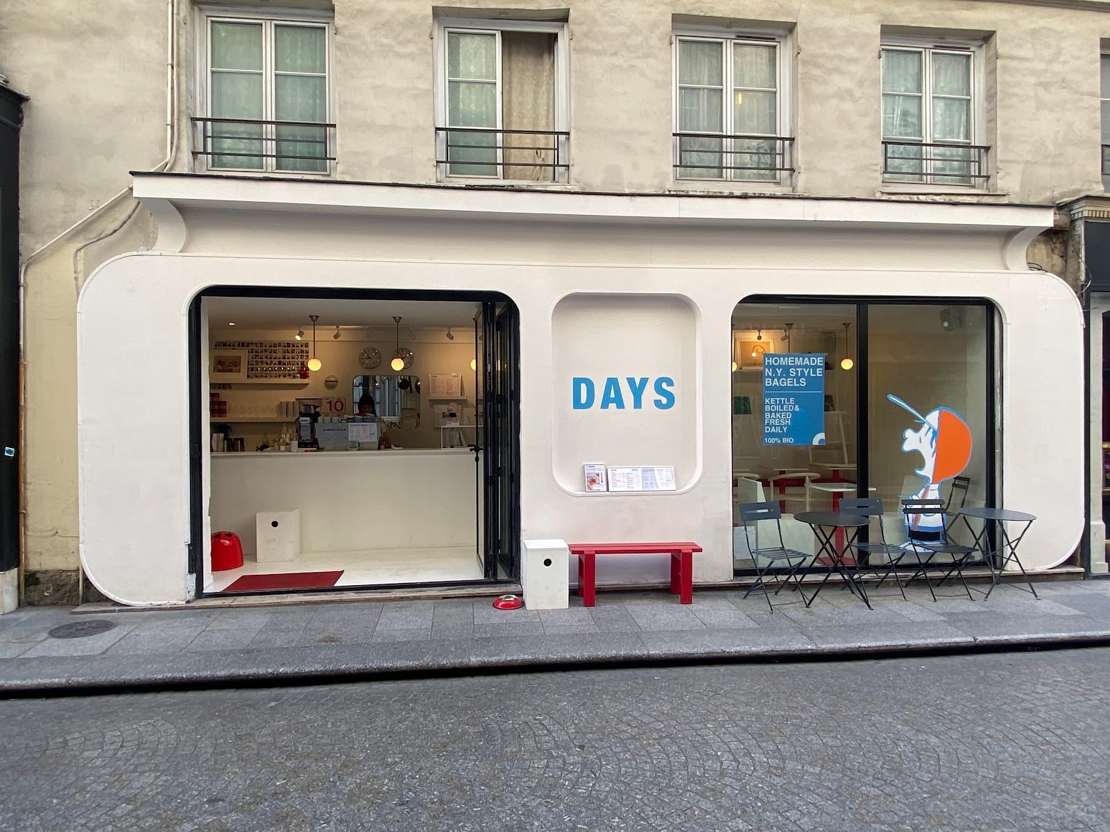 DAYS interior
