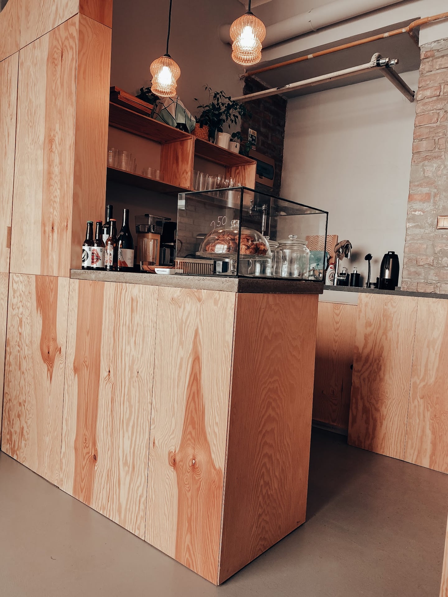 Kaviareň Vták interior