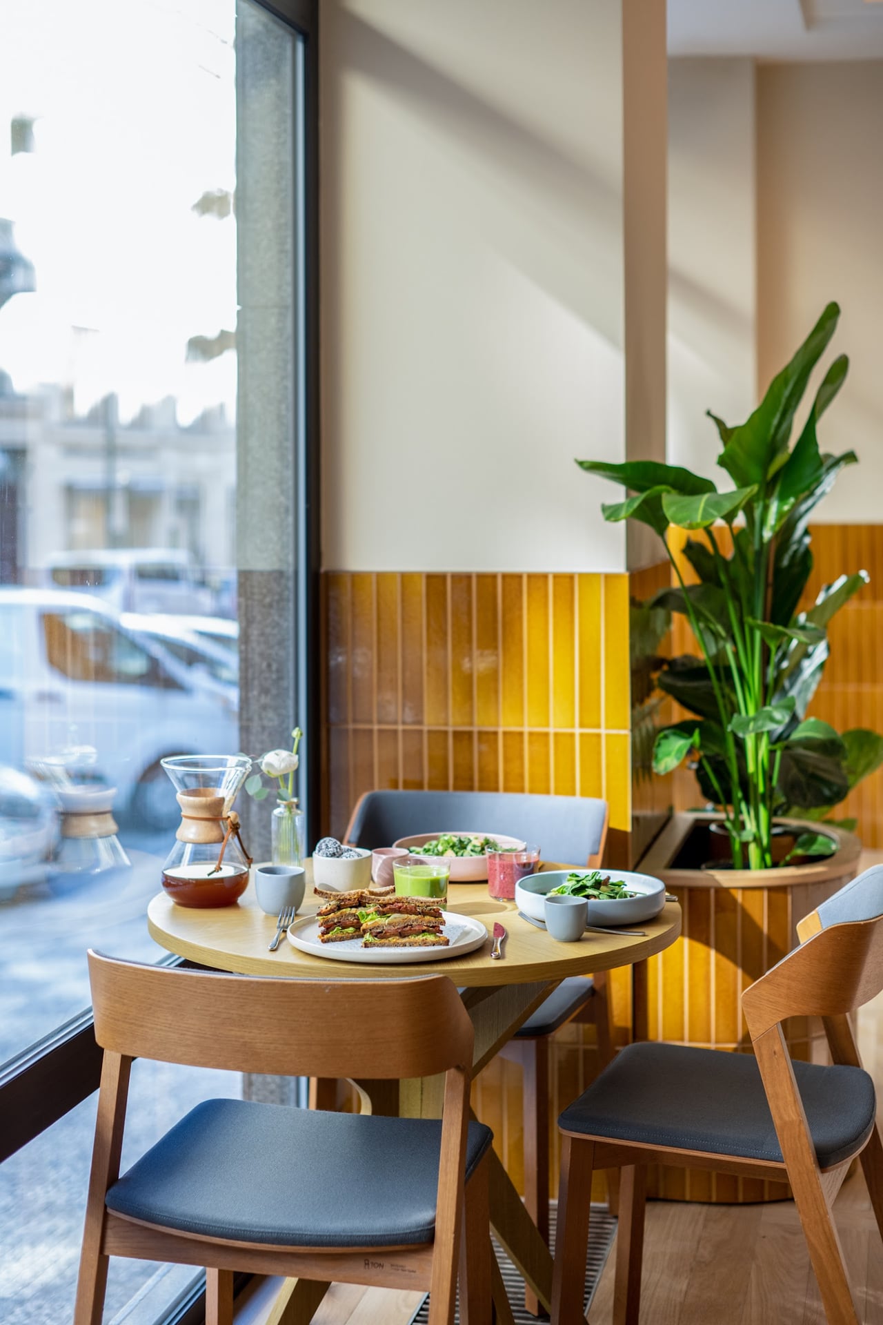 Elias Coffee Shop interior
