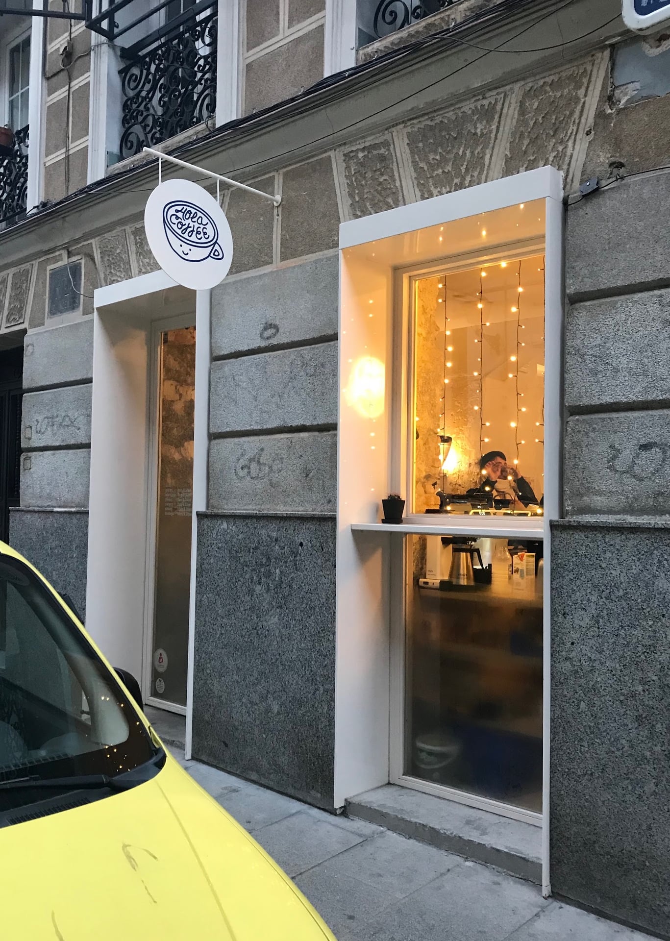 Hola Coffee Fourquet interior