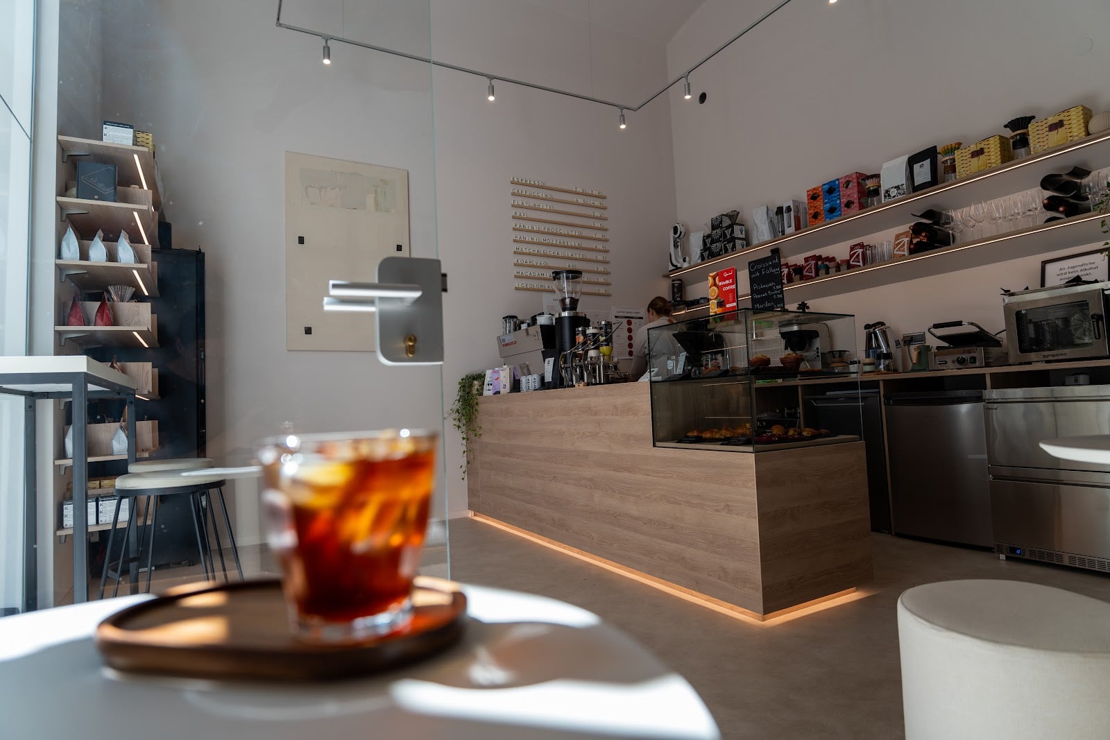 NÜD Coffee&Art interior